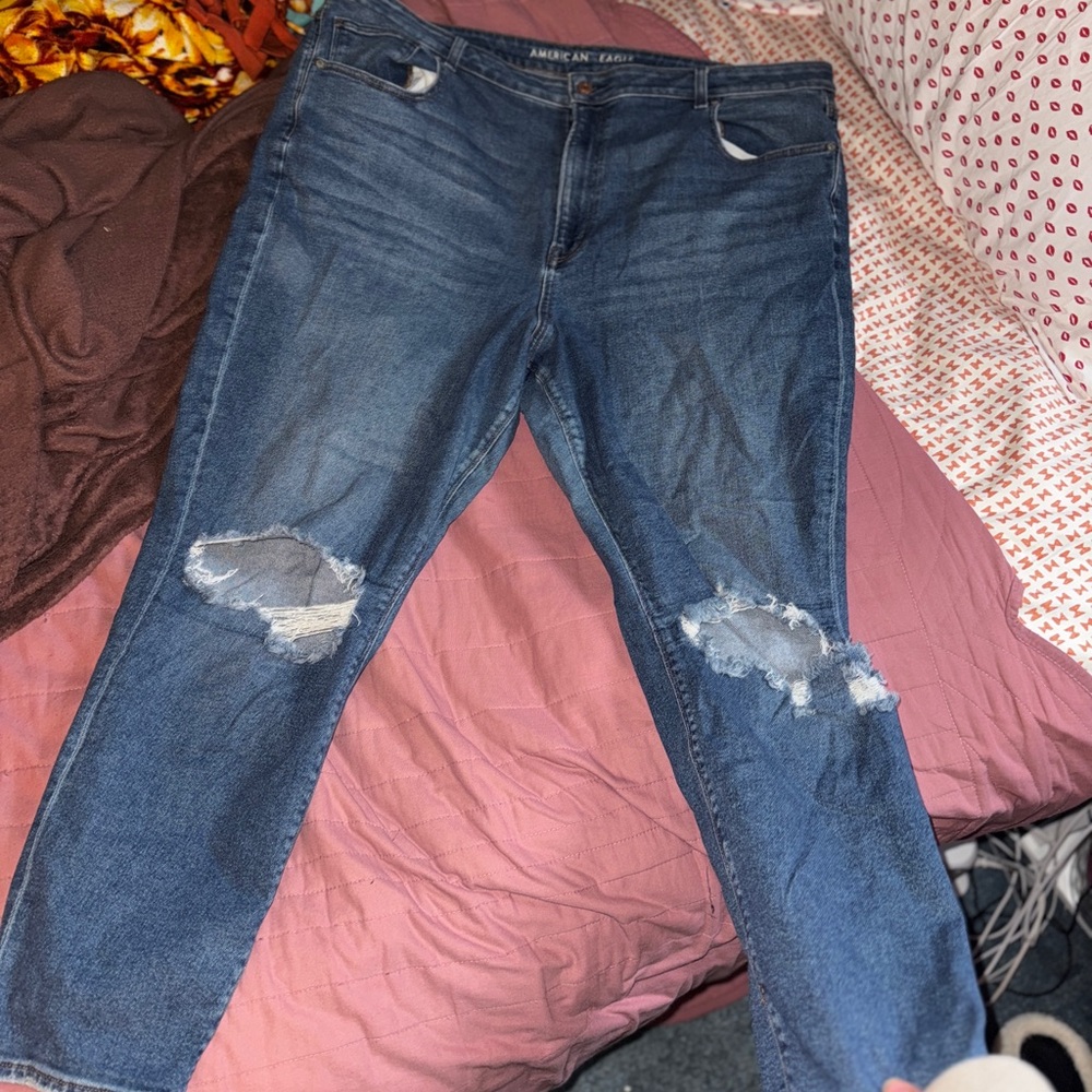 American Eagle, Mom jean